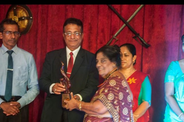 බස්නාහිර_පලාත්_සාහිත්‍ය_උත්සවය